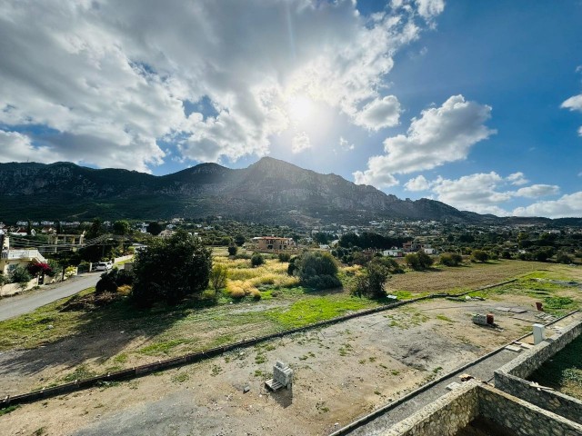 Bezugsfertige 1+1 Wohnungen mit Terrasse in einem Komplex mit Pool in Zypern Kyrenia Karşıyaka