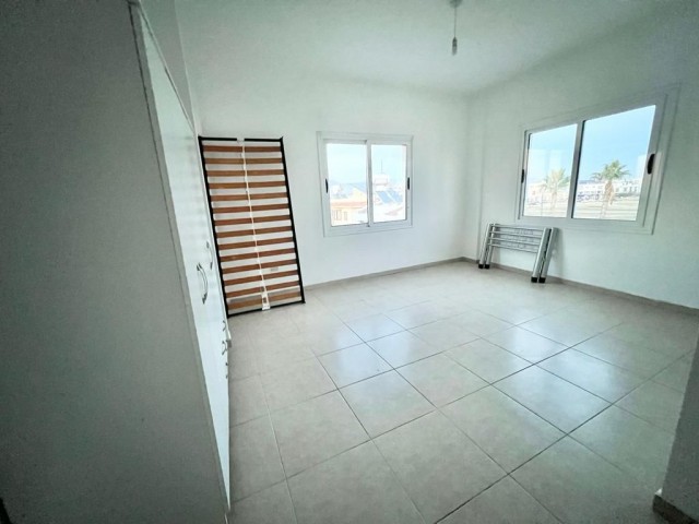 Geräumige 3+2-Wohnung in Nikosia Yenikent, 50 Meter vom Zephyr Café entfernt