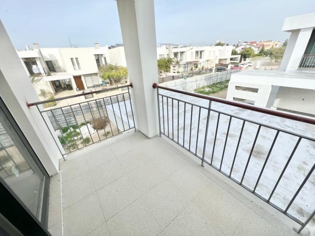 3+2 Semi-detached villa with garden for sale in central location in Nicosia