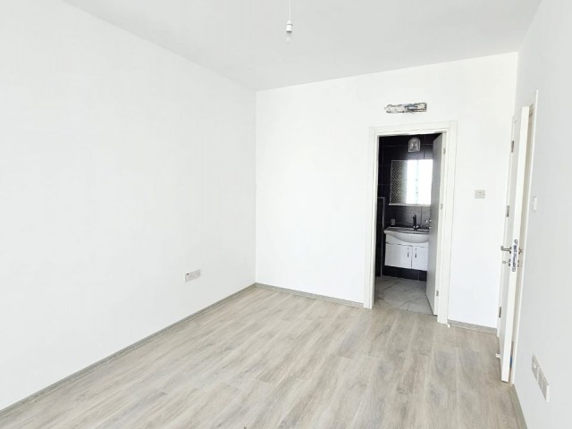 Girne Merkezde Yeni Yapilan 3+1 Satılık ikiz Villa!