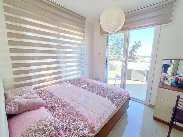 Girne merkezde Deniz Manzaralı Geniş Teraslı 1+1 Satılık Penthouse