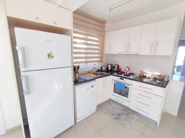 Girne merkezde Deniz Manzaralı Geniş Teraslı 1+1 Satılık Penthouse