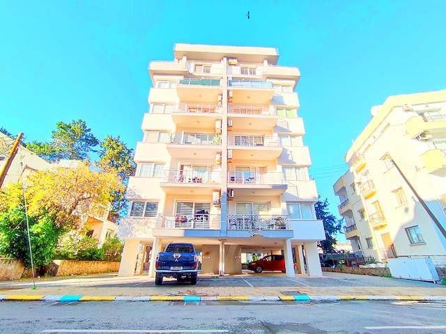 Girne merkezde Deniz Manzaralı Geniş Teraslı 1+1 Satılık Penthouse