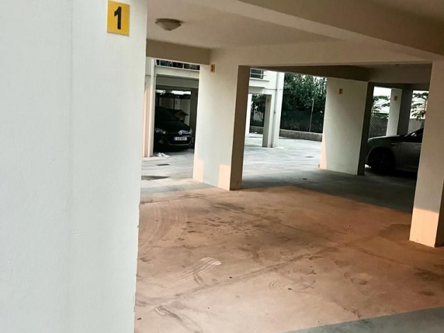 Große 3+2-Wohnung zum Verkauf im Zentrum von Kyrenia, 100 Meter vom Meer entfernt