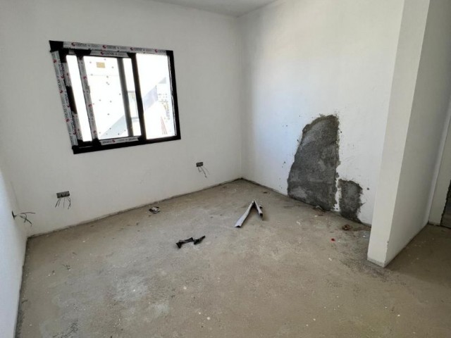 Kıbrıs Girne Alsancak'ta Merit ve Denizlere Yakın Satılık 3+1 Özel Havuzlu Villa