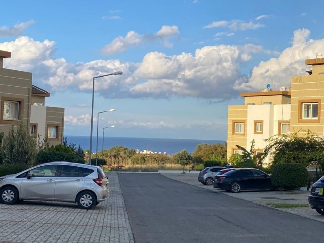 1+1 Flat for Rent with Sea View in a Site with Pool in Kyrenia Alsancak