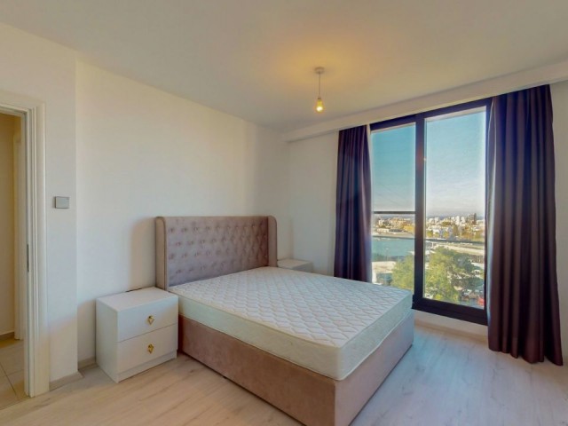 Kıbrıs Girne Merkezde Site İçerisinde Özel Teras Yüzme Havuzlu Satılık 4+1 Tripleks Penthouse