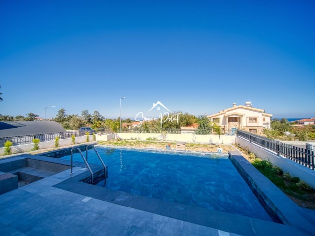 Ultraluxuriöse 3+1-Villa mit Pool zu vermieten in Girna Alsancak