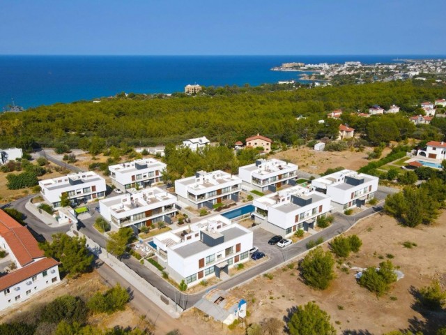 2+1 Gartengeschosswohnung zu verkaufen in einem Komplex in der Nähe des Nationalparks und des Meeres in Alsancak, Kyrenia, Zypern