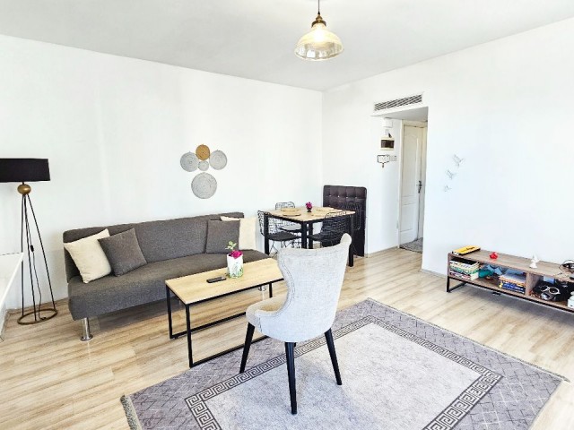 آپارتمان مجلل 1+1 جادار فرصتی کاملا مبله برای فروش در قبرس، گیرنه، آلسانجاک، سایت صحرا