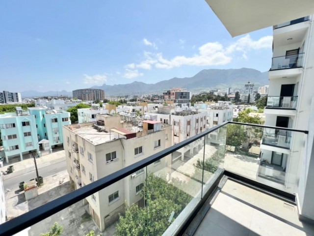 Luxuriöse 2+1-Wohnung zum Verkauf im TRNC Kyrenia Center