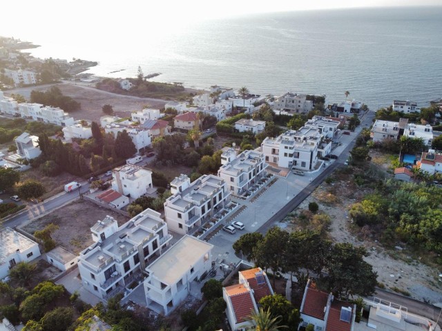 1+1 Wohnung zu verkaufen in Karaoglanoglu, Kyrenia, Zypern 100 Meter zum Meer innerhalb des Komplexe