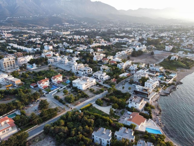 Kıbrıs Girne Karaoğlanoğlu'nda Site İçerisinde Denize 100 Metre Satılık 1+1 Daire