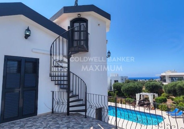 4+1 Villa zu vermieten mit privatem Pool und Landschaft in Çatalköy, Kyrenia