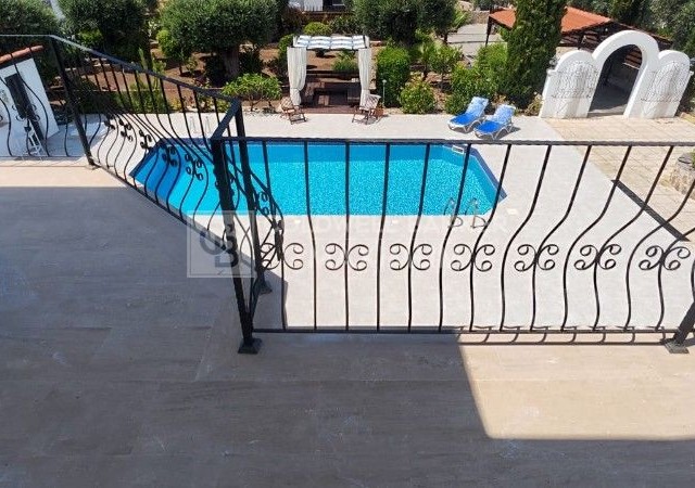 4+1 Villa zu vermieten mit privatem Pool und Landschaft in Çatalköy, Kyrenia