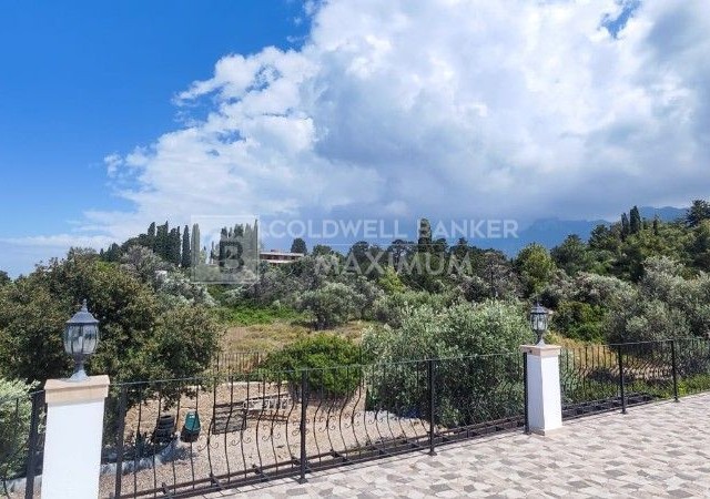 4+1 Villa zu vermieten mit privatem Pool und Landschaft in Çatalköy, Kyrenia