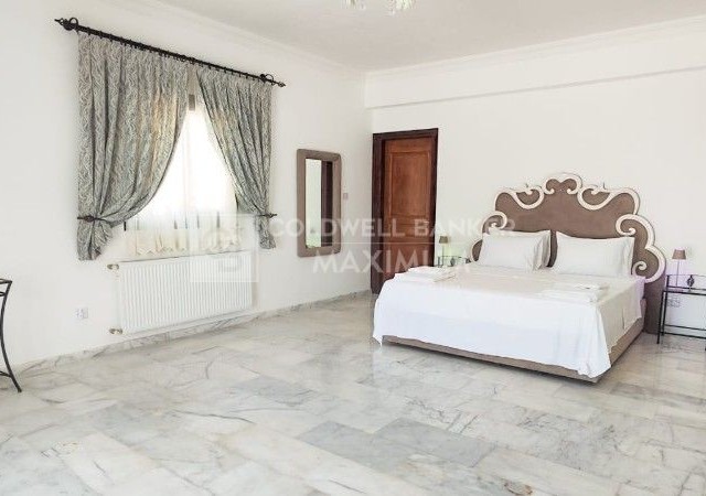 Girne Çatalköy'de Özel Havuzlu ve Peyzajlı Kiralık 4+1 Villa