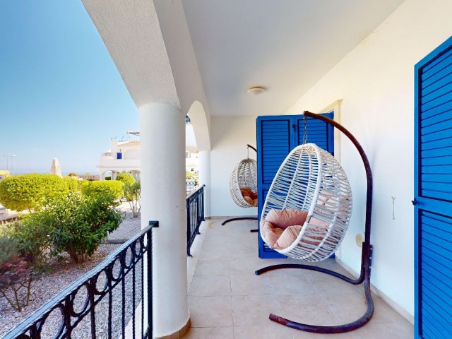 2+1 Wohnung zum Verkauf mit Swimmingpool und Meerblick in Kyrenia Esentepe