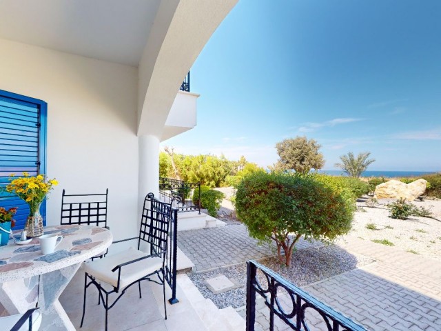 2+1 Wohnung zum Verkauf mit Swimmingpool und Meerblick in Kyrenia Esentepe