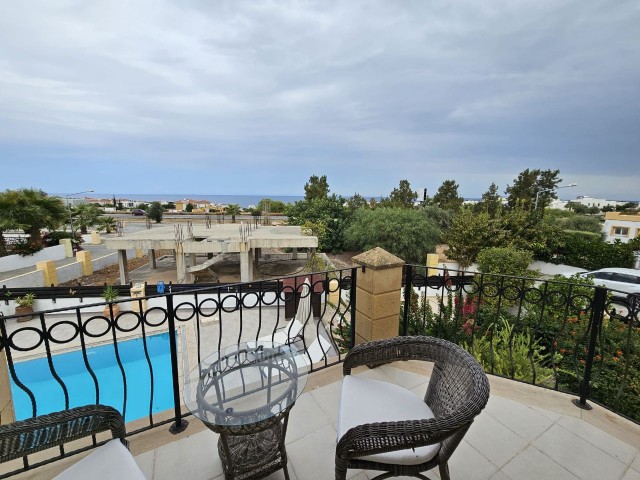 3+1 Villa zum Verkauf mit privatem Pool, vollem Meerblick, großem Nutzungsbereich in Zypern, Kyrenia, Region Esentepe