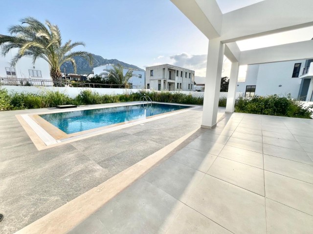 3+1 Villa mit Pool zu vermieten in Kyrenia, 600 Meter vom Meer entfernt