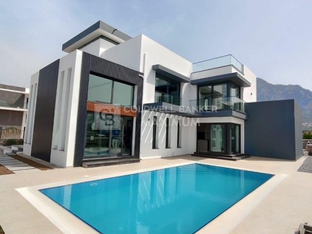 4+1 Villa mit privatem Pool in Zypern Kyrenia Karsiya, fußläufig zum Meer
