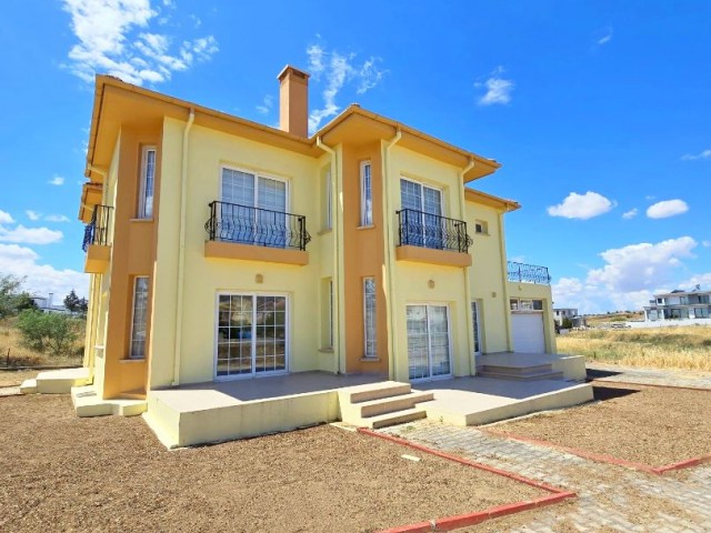 3+1 Villa with Garden and Unfurnished Ensuite for Rent in Kyrenia Bosphorus