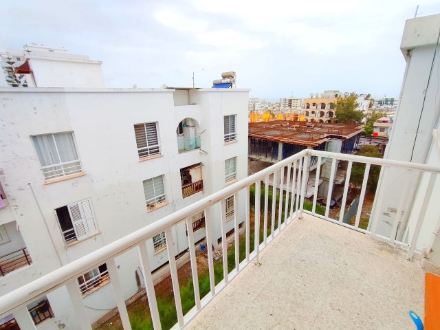 1+1 Studentenwohnung zur Miete mit Balkon im Kyrenia Center