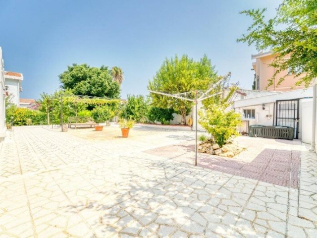 Villa mit 3 Schlafzimmern und herrlichem Garten zum Verkauf in Karaoğlanoğu, Kyrenia