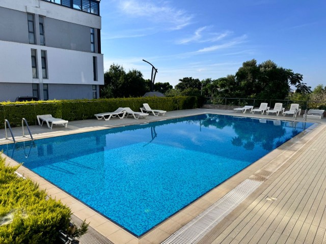1+1 Erdgeschosswohnung zum Verkauf auf einem Grundstück mit Pool in der Region Kyrenia Lapta, Zypern