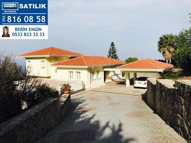 Girne Edremit'te 1 Dönüm 2 Evlek Arsa İçerisinde Önü Kesilmez Manzarallı Villa