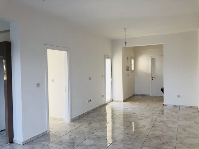 Flat To Rent in Alsancak, Kyrenia