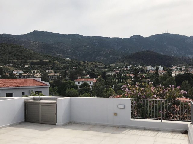 KIBRIS ALSANCAK TA MİLOS TA ŞAHANE 2+1 TERASLI  75000 STG DAİRE