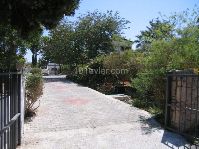 6 bedroom Mediterranean villa - Pre’74 English title deed