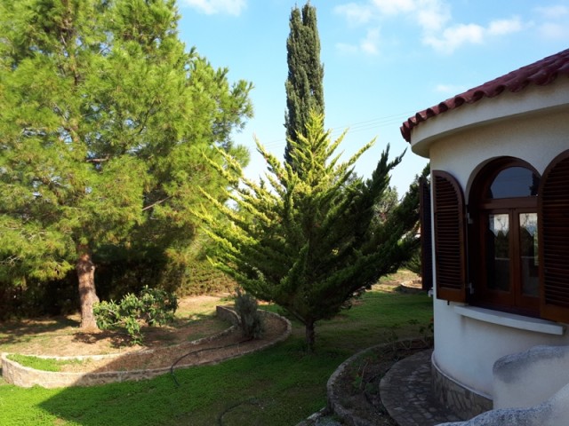 Classic bungalow on 2 donums land