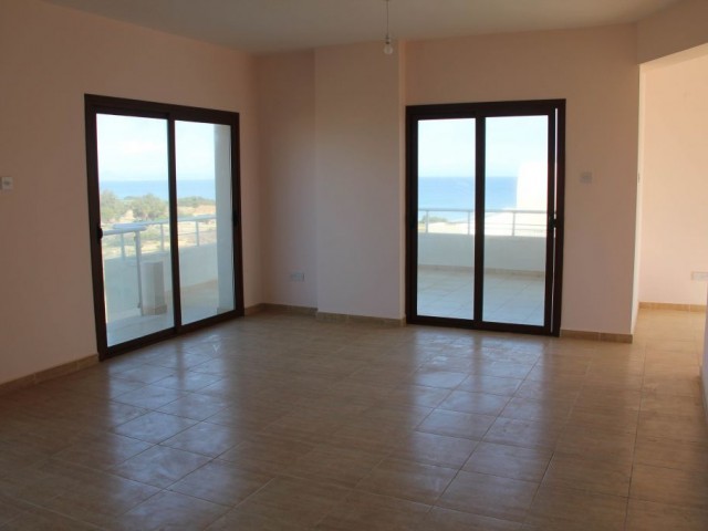 3+1 Penthouse zu verkaufen in Famagusta Gülseren Area mit Meerblick