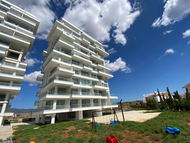 PIER-BOSPORUS-1+1 PENTHOUSE MIT HERRLICHEM MEERBLICK * * * ① 168.000 *** ** 