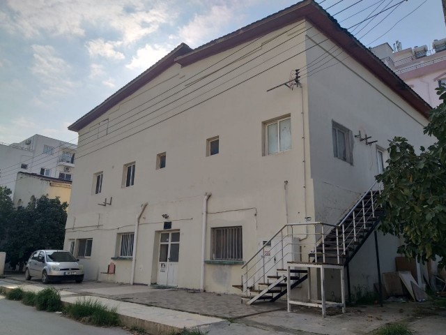 در GAZİMAĞUSA - مرکز - ارزان - ساختمان کامل ***385.000 STG***