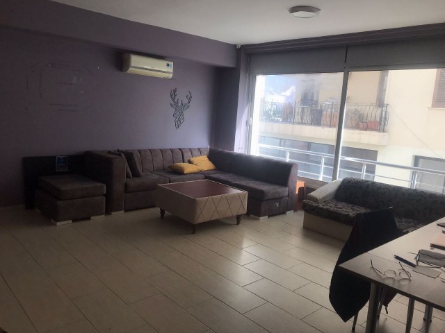 FAMAGUSTA - SALAMIS STRASSE, 2+1 MÖBLIERTE WOHNUNG ZU VERKAUFEN -***£64. 000*** 