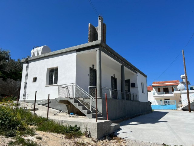 KARPAZ - KALEBURNU - 2 SCHLAFZIMMER - BERGBLICK - DORFHAUS **£65. 000***