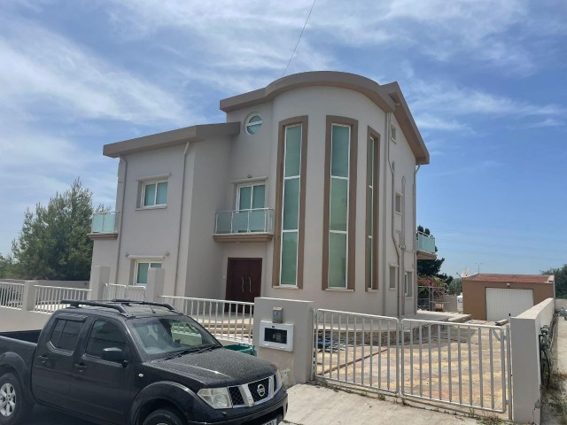 MAĞUSA 4 BEDROOM VILLA - ***£350.000***