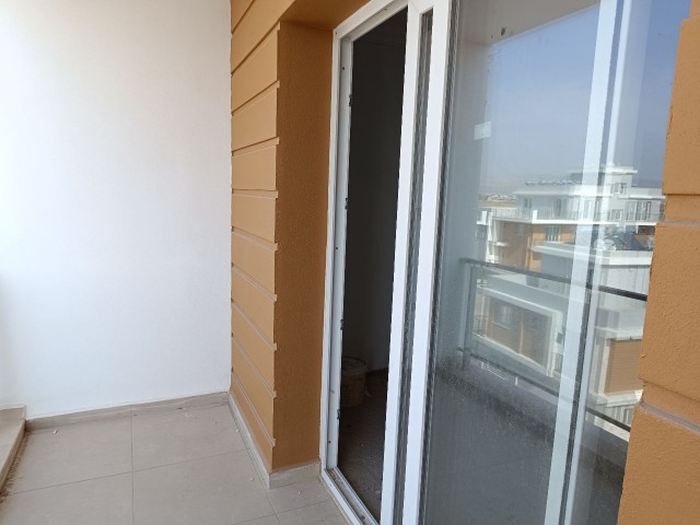 1+1 WOHNUNG ZUM VERKAUF IN ROYAL SUN ***£89.000*** İSKELE – LONG BEACH