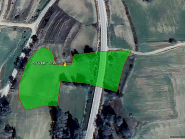 LAND FOR SALE IN GEÇİTKALE TOTAL 6690 SQUARE METERS    *** £32.000 PER DONUM ***