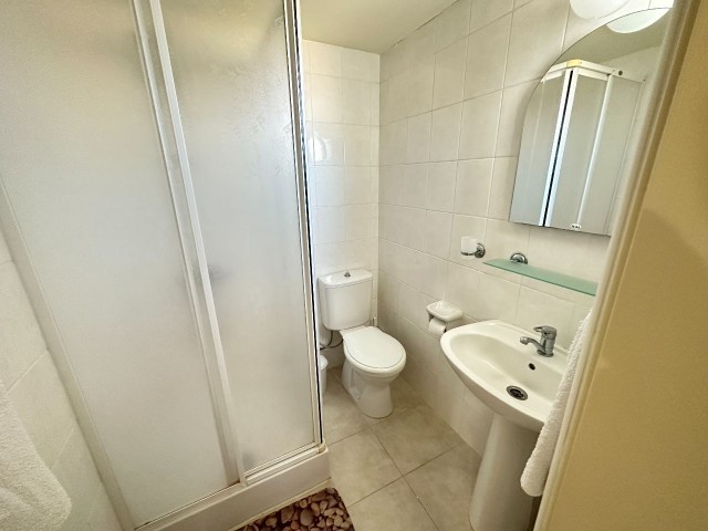 2+1 PENTHOUSE MIT MEERBLICK ZU VERKAUFEN IN SEFAKÖY *** £89.999 ***