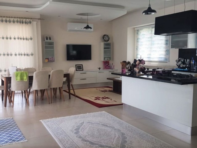 Girne Alsancak'ta 4+2 Modern Villa  Satılık 