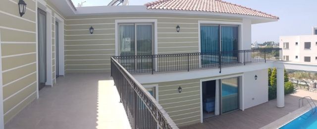 Girne Alsancak'ta 4+2 Modern Villa  Satılık 