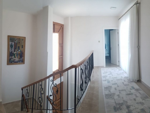 Girne Alsancak'ta 4+2 Modern Villa  Satılık 