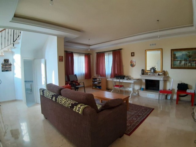 Girne Alsancak'ta 3+1 Villa Satılık 