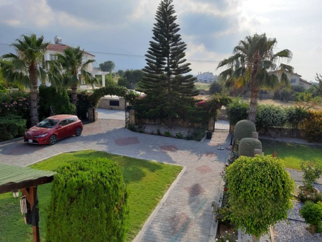 Girne Alsancak'ta 3+1 Villa Satılık 