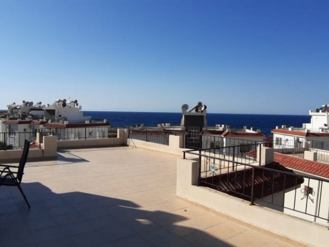 3+1 Penthouse for sale in Lapta (Kyrenia district)